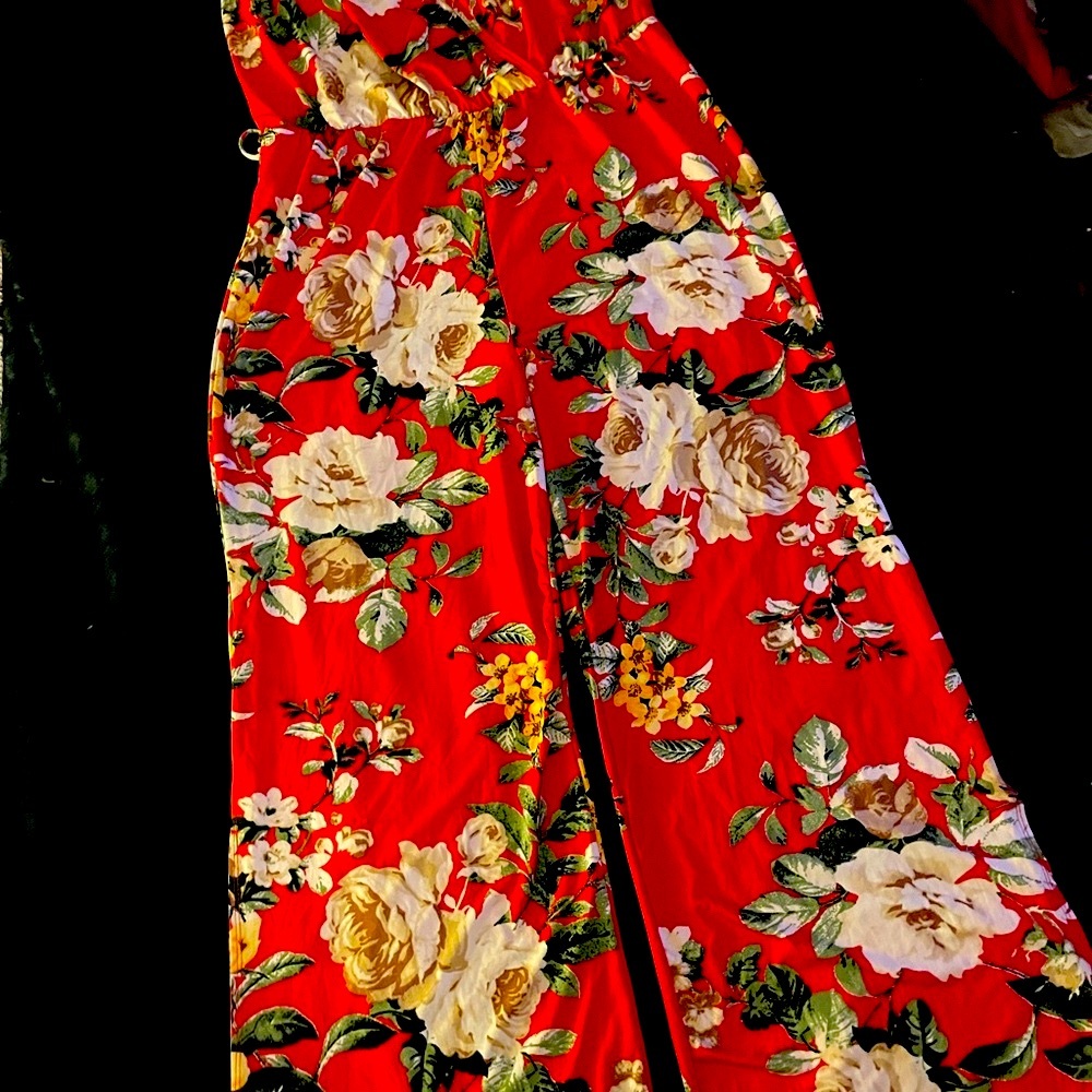 Elegant Floral Red Jumpsuit - Picture 10 of 13
